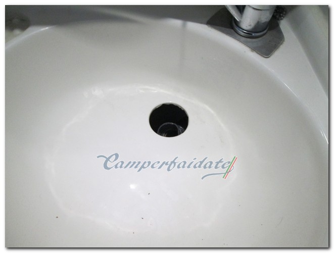riparazione-piletta-lavandinoi-04-camperfaidate
