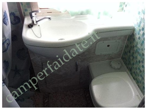 infiltrazione-bagno-9-camperfaidate.it