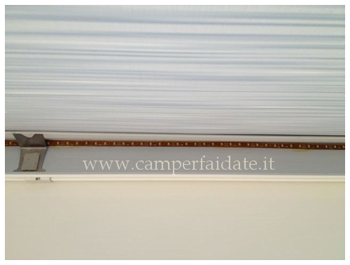 led-sul-tendalino-1-camperfaidate.it