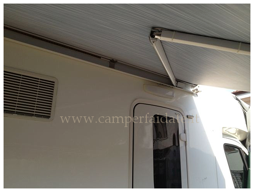 led-sul-tendalino-3-camperfaidate.it