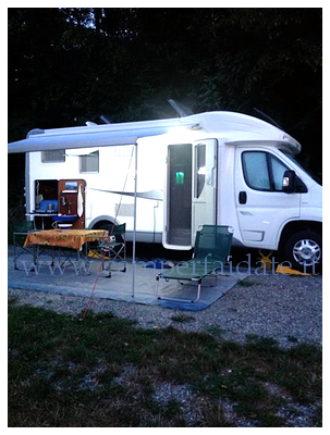 led-sul-tendalino-4-camperfaidate.it