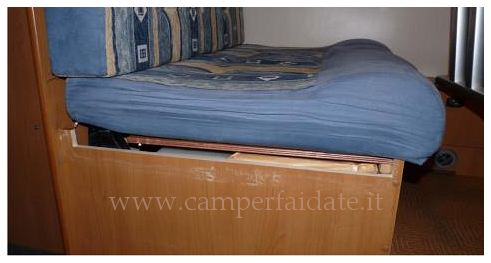 terzo-letto-trigano-11-camperfaidate.it