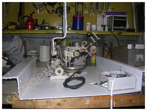 parabola-motorizzata-con controlbox-15-camperfaidate.it