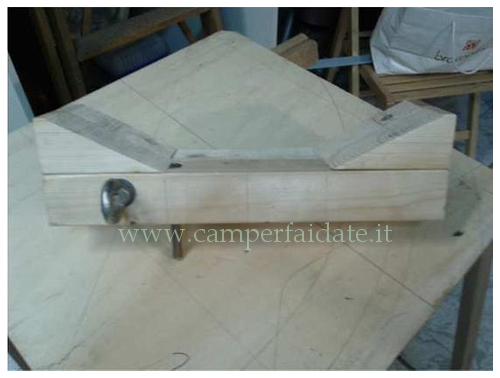 supporto-ruota-di-scorta-6-camperfaidate.it