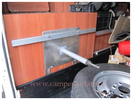 supporto-ruota-di-scorta-3-camperfaidate.it
