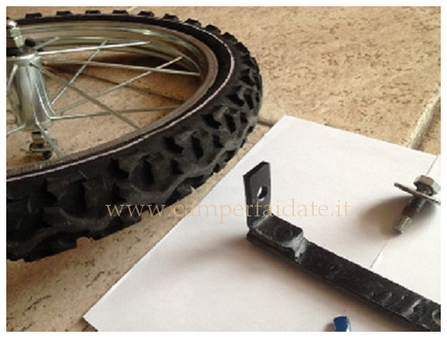 carrellino-appendice-per-bici-3-camperfaidate.it