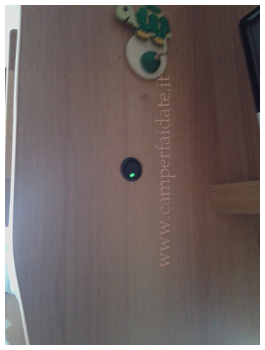 interruttore-luce-esterna-camperfaidate 1