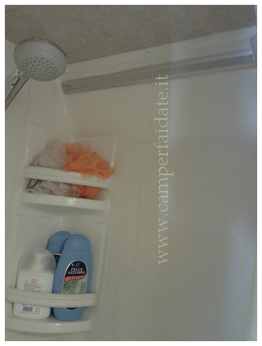 luce-vano-doccia- 1-camperfaidate.it