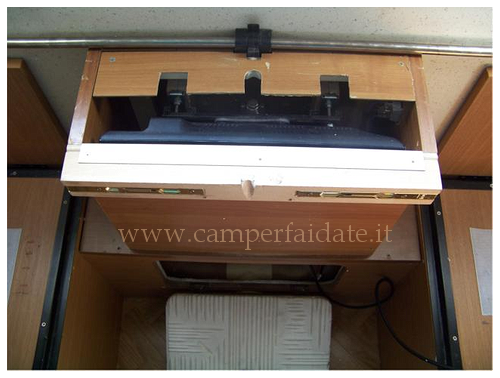 porta-tv-a-scomparsa-9-camperfaidate.it