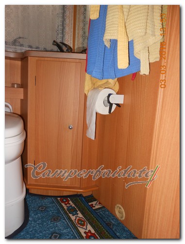 costruzione-mobiletto-bagno-02-camperfaidate