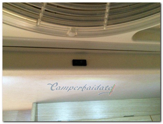 modifica-illuminazione-plafoniera-05-camperfaidate