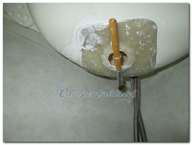 riparazione-piletta-lavandinoi-11-camperfaidate