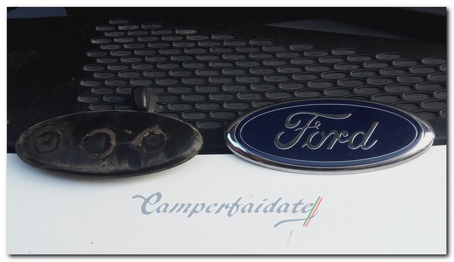 sostituzione logo ford transit01