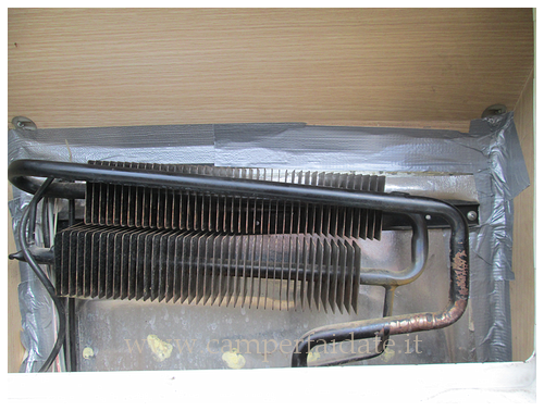 pulizia-bruciatore-e-camin-frigo 196-camperfaidate.it