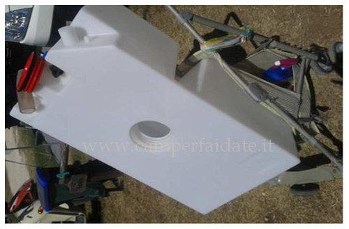pulizia-serbatoio-acqua-chiare-7-camperfaidate.it